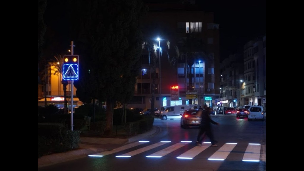 PASOS DE PEATONES INTELIGENTES INSTALADOS EN LA CIUDAD DE BURRIANA