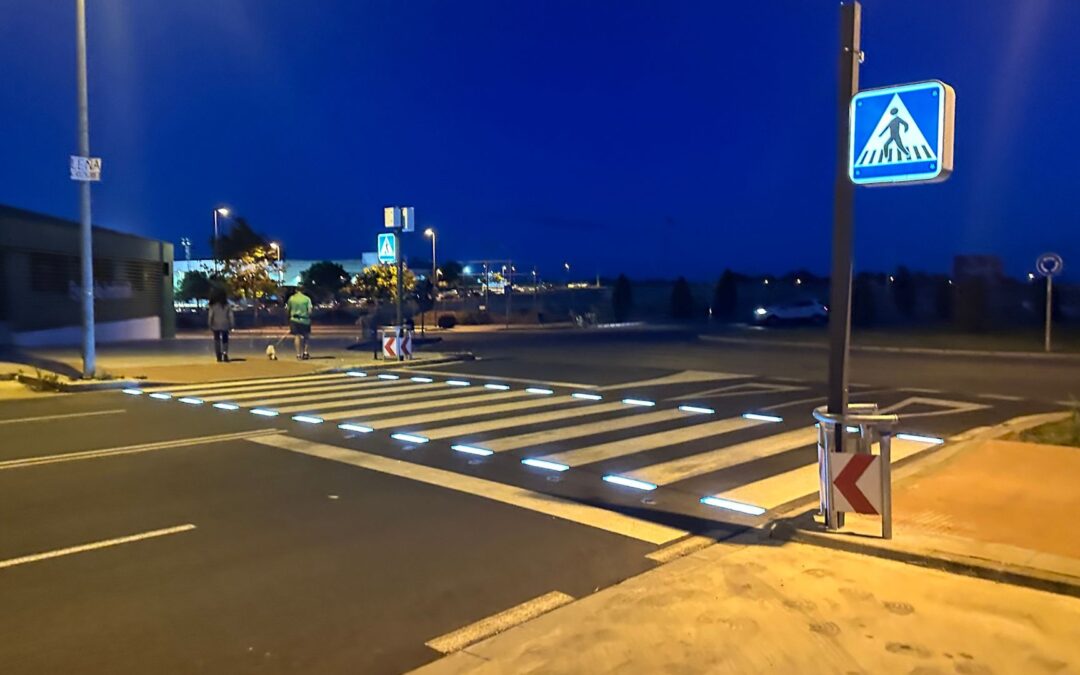 ALCALÁ DE GUADAIRA INCREMENTA LA SEGURIDAD DE VIANDANTES Y CONDUCTORES CON OCHO NUEVOS PASOS DE PEATONES INTELIGENTES